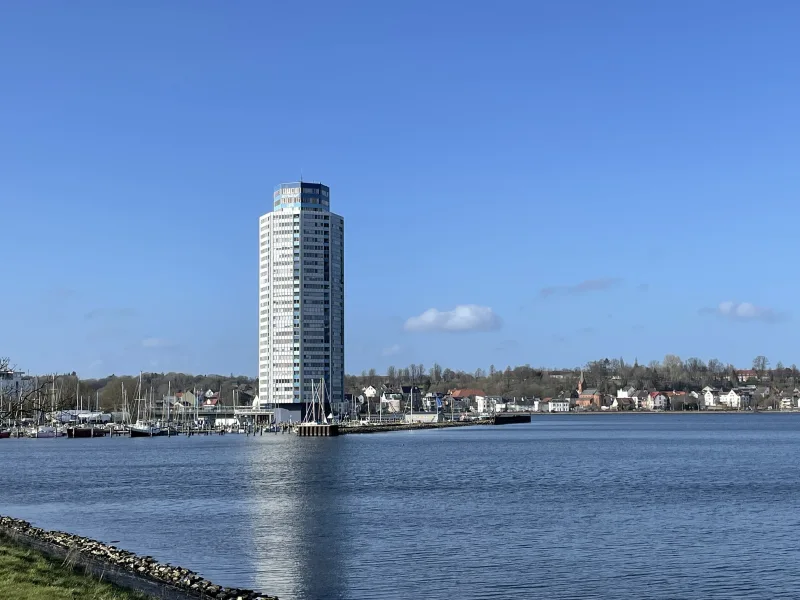  - Wohnung kaufen in Schleswig - Neuer Preis: Vermietete 1-Zimmer-Wohnung im Wikingturm 22. OG