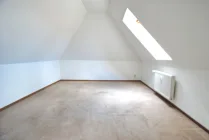 Zimmer im Spitzboden