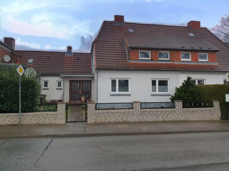  - Haus kaufen in Lütjenburg - Doppelhaushälfte in Lütjenburg
