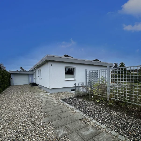 Hausansicht - Haus kaufen in Lübeck - Bungalow in Lübeck St. Gertrud