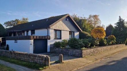 Straßenansicht - Haus kaufen in Tangstedt - Gepflegter Bungalow in ruhiger Lage vor den Toren der Hansestadt