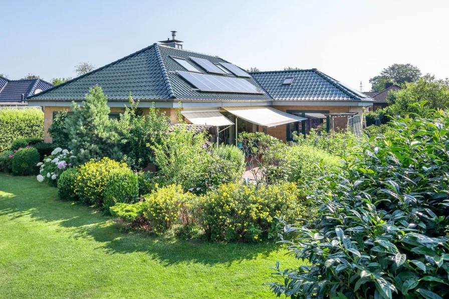  - Haus kaufen in Bad Oldesloe - Gepflegter Bungalow in grüner Wohnsiedlung und zentraler Lage