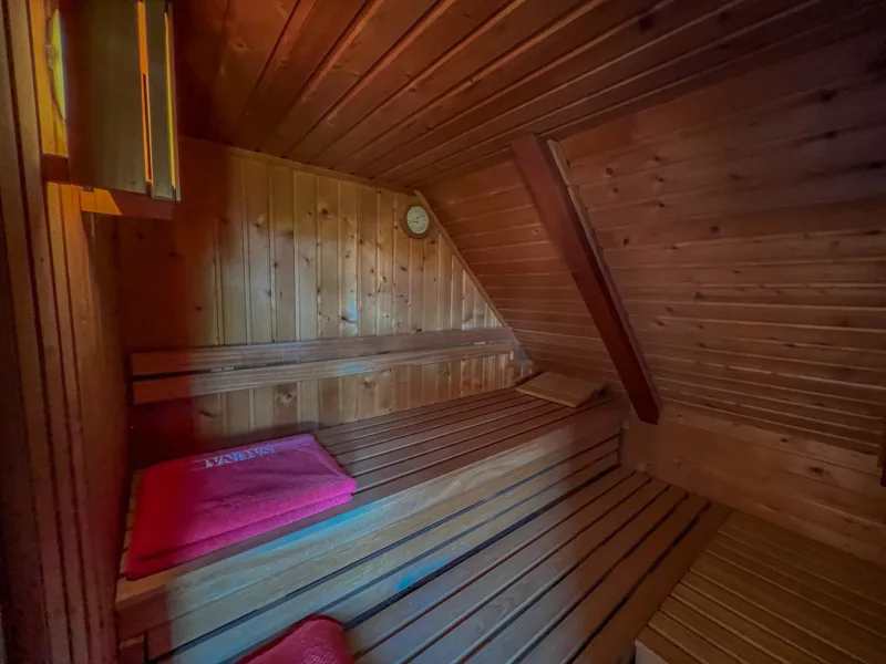 Sauna im Obergeschoss.