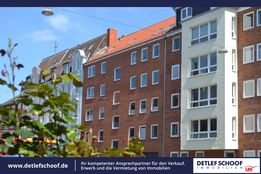 8530fPE-01 Titel - Wohnung kaufen in Kiel - Modernisierte, zzt. vermiet. 3-Zimmer-Wohnung mit Balkon und optionalem PKW-Stellplatz in 24105 Kiel