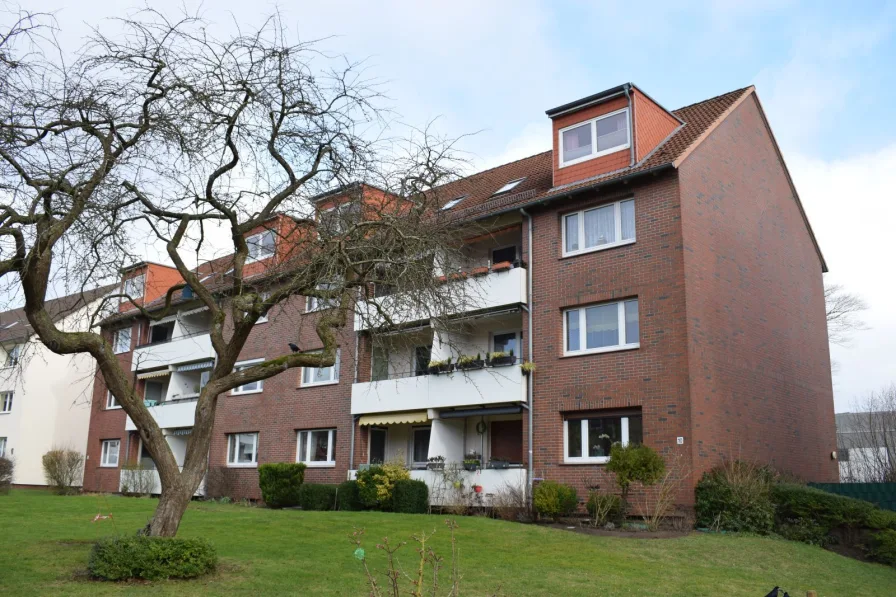 8754CS-01 Andresenstraße - Zinshaus/Renditeobjekt kaufen in Kiel - 6 x 3-Zimmer-Wohnungspaket mit 16 Garagen, 2 Stellplätzen und erheblichem Steigerungspotenzial