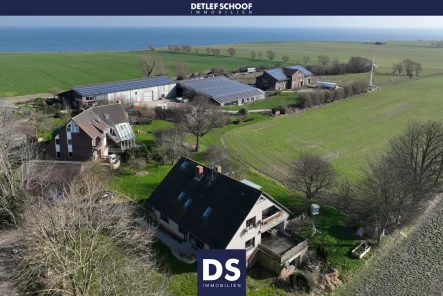 8793KC-10 Titel - Haus kaufen in Strande / Marienfelde - Immobilienensemble mit viel Potenzial an der Steilküste in Strande