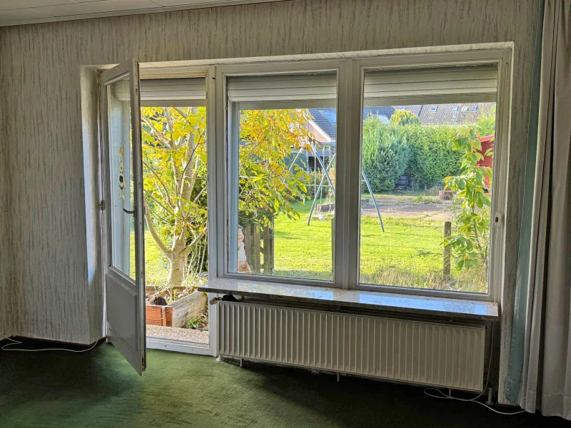 8886KC-03 Blick in den Garten