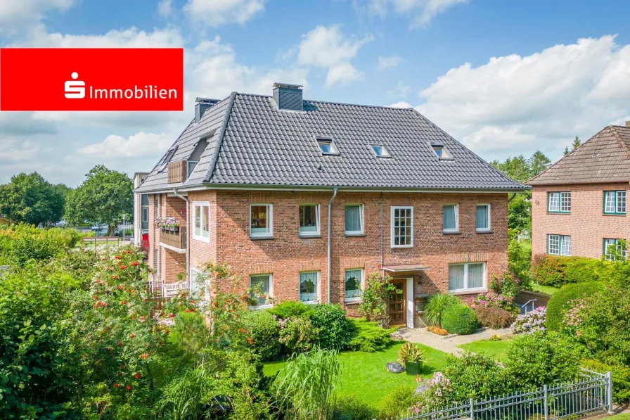 Straßenansicht - Haus kaufen in Hohenwestedt - Wohnträume entfalten: großzügig, vielseitig, frei!