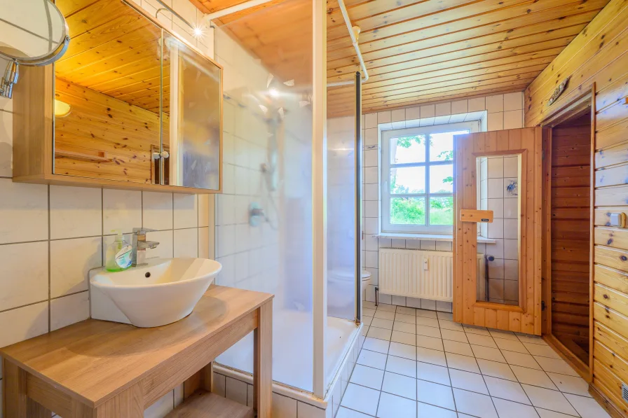 Duschbad EG links + Sauna