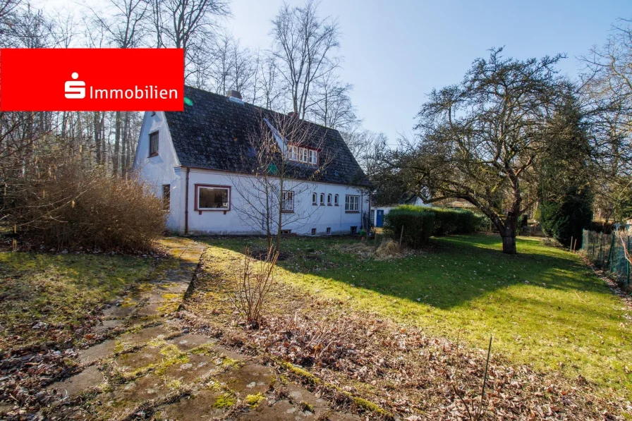 Großes Grundstück - Haus kaufen in Hohwacht - Grundstück mit Sanierungsobjekt am Waldrand