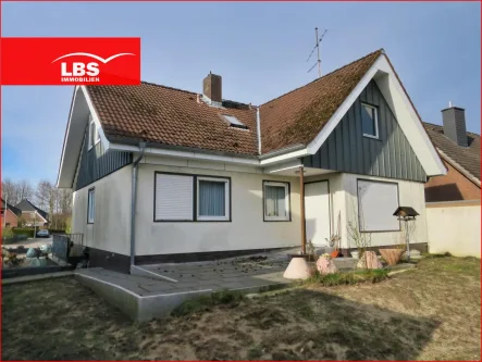  - Haus kaufen in Neumünster - Großes Ein-/Zweifamilienhaus in NMS-Gartenstadt 