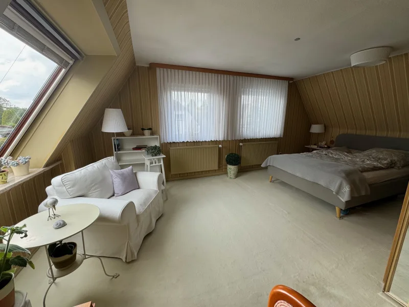 Schlafzimmer Vorderhaus DG