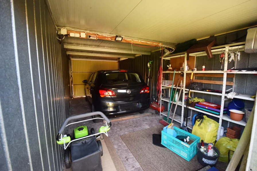 Garage.