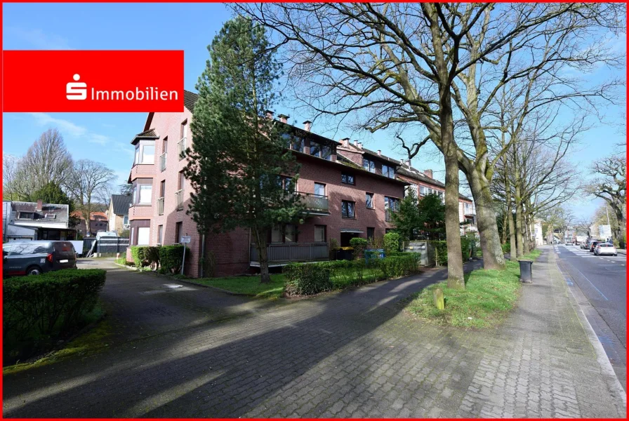 Straßenansicht - Wohnung kaufen in Pinneberg - Sommerstart im Eigenheim