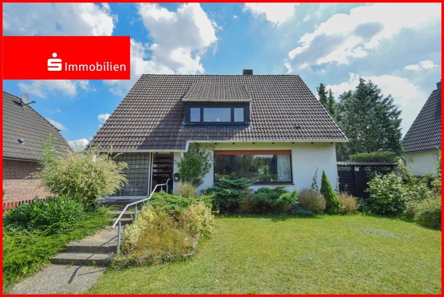 Zentrale Frontansicht. - Haus kaufen in Holm - Bald kommen Sie aus der Nr. 1