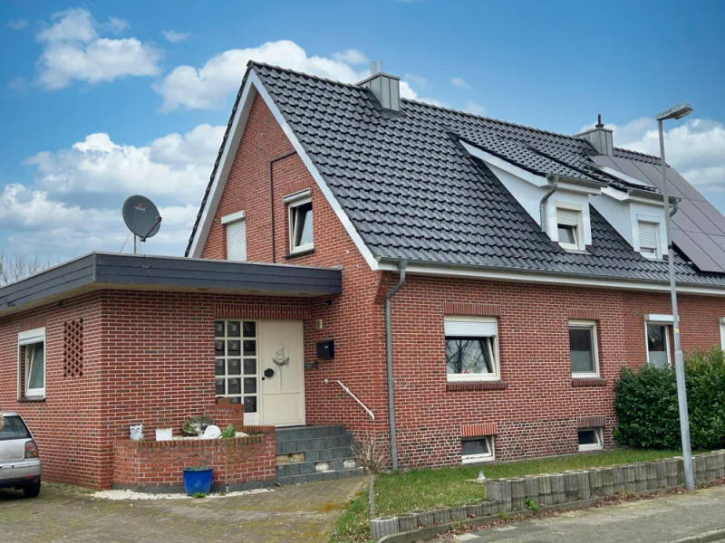  - Haus kaufen in Emlichheim - #RESERVIERT# Attraktive Doppelhaushälfte in Emlichheim