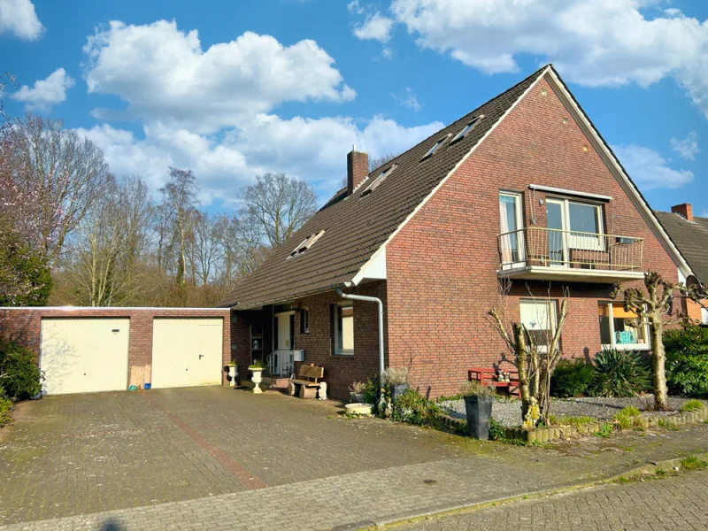  - Haus kaufen in Ringe / Neugnadenfeld - Großzügiges Ein-/ Zweifamilienhaus in Neugnadenfeld