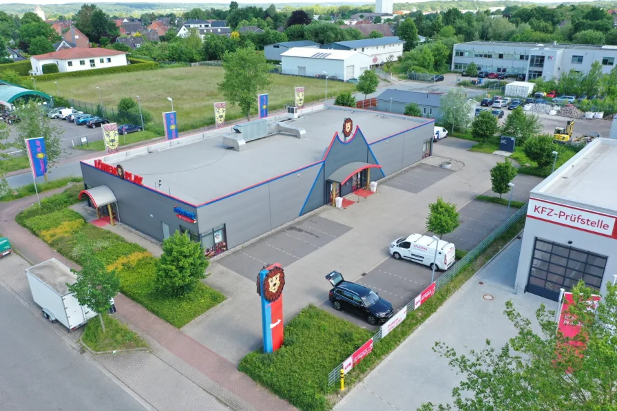 Vogelperspektive - Halle/Lager/Produktion kaufen in Reinfeld - Exzellentes Gewerbeobjekt an der A1