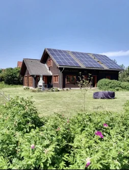 Titelbild - Haus kaufen in Vollerwiek - Familienidyll: Großzügiges Haus mit Traumgrundstück in ruhiger Lage