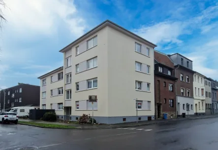 . - Wohnung kaufen in Mönchengladbach - Gut geschnittene  3-Zimmer Erdgeschoss-Wohnung (Hochparterre) mit Loggia, nähe Schmölderpark