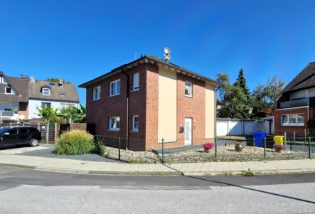 . - Haus kaufen in Viersen - Freistehendes seniorengerechtes Einfamilienhaus mit Wintergarten und Garage in Viersen-Dülken