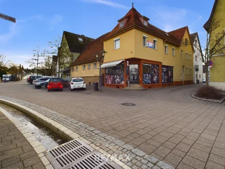 Ansicht - Haus kaufen in Ebersbach - Einfamilienhaus mit Gewerbeeinheit und denkmalgeschütztem Haus mit Sanierungsoption