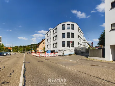 Ansicht Süd West 4 - Wohnung mieten in Leonberg - Exklusives Stadthaus Leonberg: 3 Zimmer mit überdachter Loggia