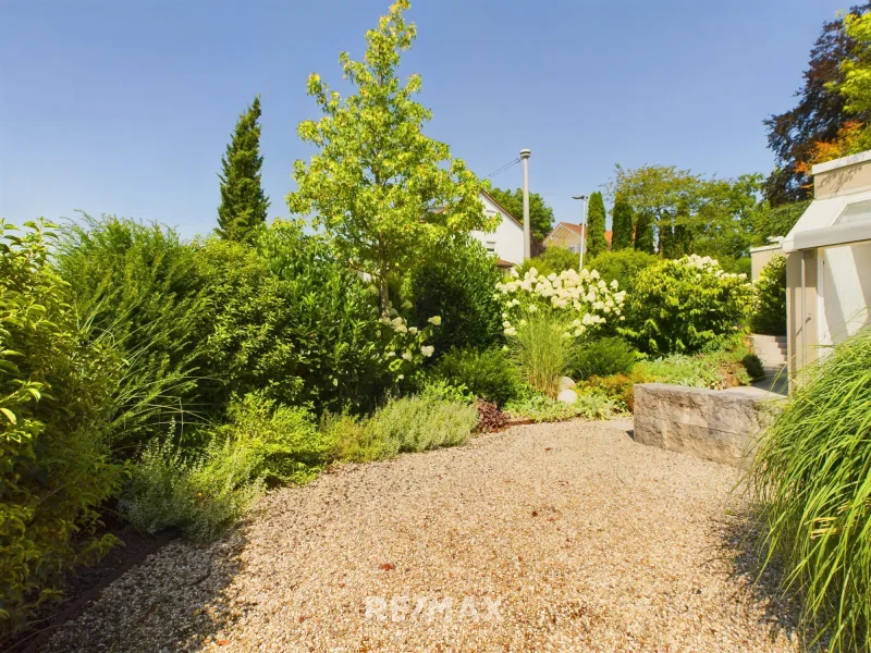 Garten - Haus kaufen in Backnang - LEBEN SIE IHREN WOHNTRAUM: STILVOLLES REIHENENDHAUS IN BESTER LAGE VON BACKNANG!