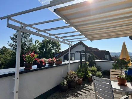 Balkon 1 - Wohnung kaufen in Weinstadt - "Seltenes Juwel in Toplage: Maisonette-Wohnung mit ca.57 m² Balkonfläche – Ihr exklusiver Freiraum "