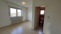 Schlafen + Badezimmer Wohnung OG