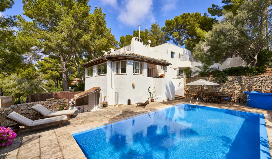  - Haus kaufen in Portals Nous - Exklusive Lage in Portals Nous auf Mallorca - Haushälfte mit Pool und Land