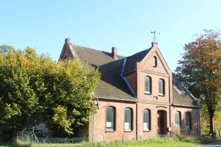  - Haus kaufen in Böhme - Modernisiertes Bauernhaus mit großer Scheune und Stallungen