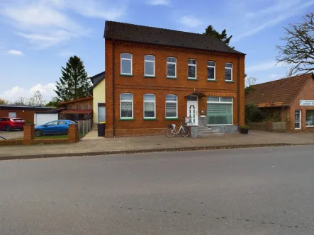 Frontansicht - Haus kaufen in Schwarmstedt - Mehrfamilienhaus als Kapitalanlage in zentraler Lage von Schwarmstedt.