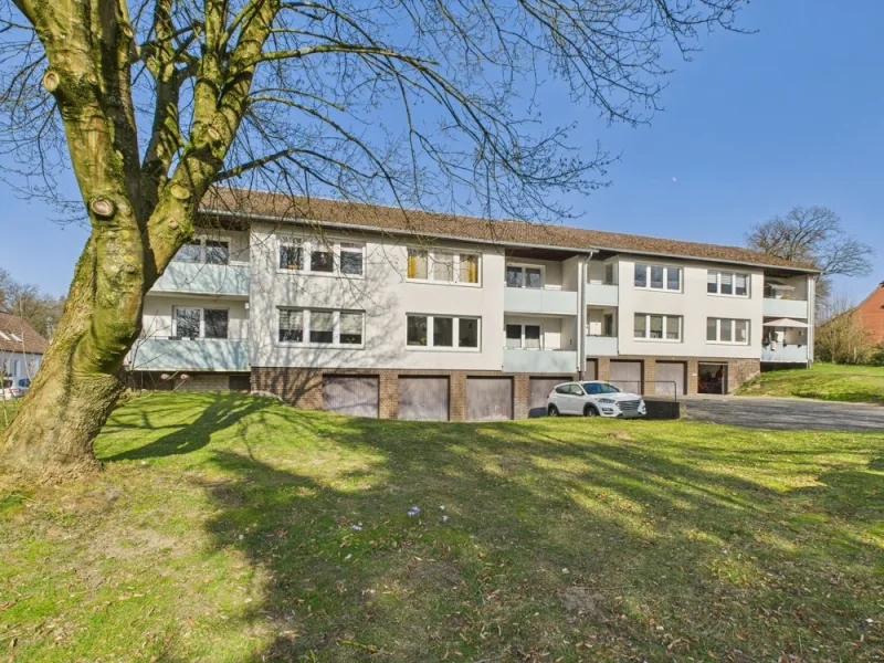 Titelbild - Haus kaufen in Fallingbostel - Teilsaniertes Mehrfamilienhaus als Kapitalanlage