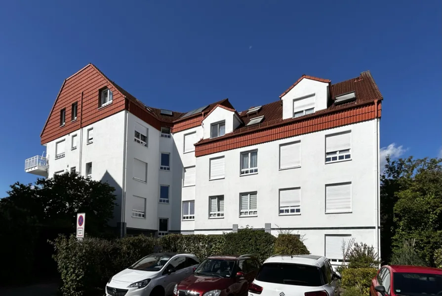 Hausansicht - Wohnung kaufen in Bad Soden am Taunus - Bad Soden Neuenhain: Helle 2-Zimmer-Wohnung mit sonnigem Balkon im 3. OG