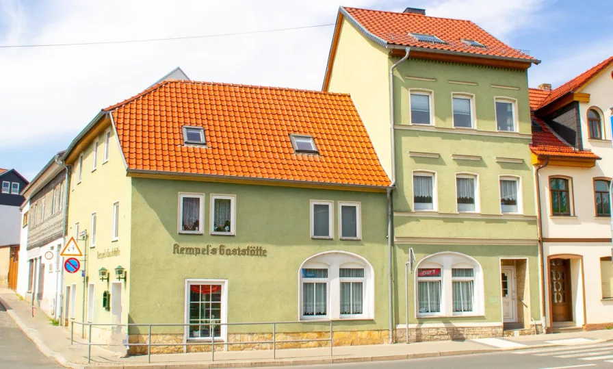 Außenansicht - Haus kaufen in Apolda - Wohnhaus mit Gewerbeeinheit in Zentrumslage von Apolda