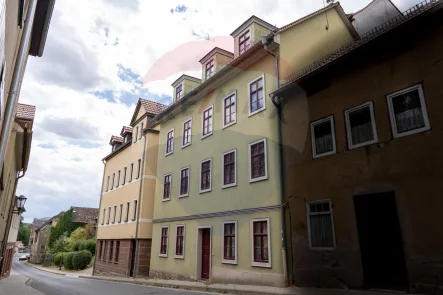 Hausansicht - Wohnung mieten in Kahla - Attraktive & großzügige Zweiraumwohnung in ruhiger, aber zentraler Lage