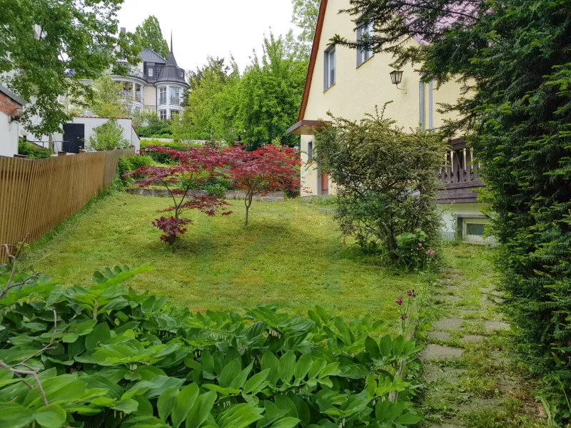 Außenansicht und Garten