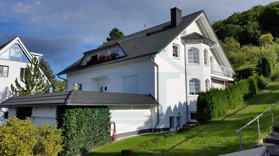 Außenansicht - Haus kaufen in Jena - Exklusives Zweifamilienhaus mit herrlicher Fernsicht in Jena