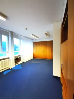 Büroraum ca. 28 m² inkl. Einbauschränke - Büro/Praxis mieten in Weil am Rhein - +++ SOFORT VERFÜGBAR +++Büroraum direkt am Grenzübergang CH-F-D +++ RE/MAX Weil am Rhein +++