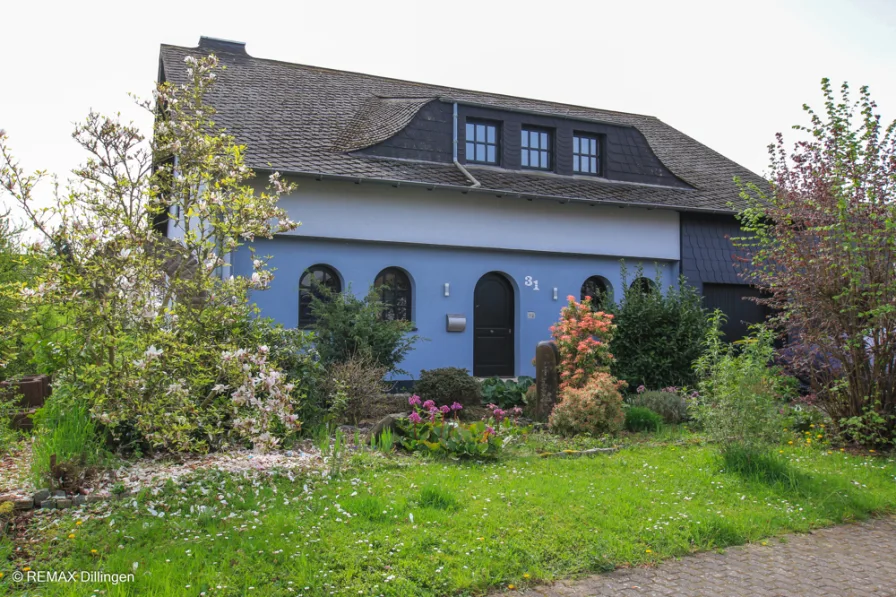  - Haus kaufen in Dillingen - Dillingen-Diefflen: Villa mit 7 Zimmern, exkl. Ausstattung und tollem Garten in gepflegter Umgebung