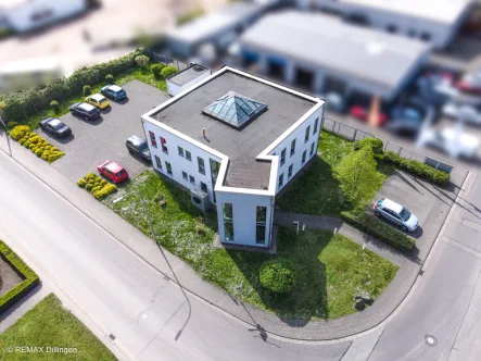 05 Luftbilder - Büro/Praxis kaufen in Saarwellingen - Industriegebiet John: Repräsentatives Bürogebäude 311m², Wärmepumpe, energieeffizient, Autobahnnähe