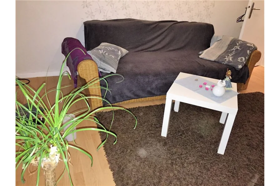  - Wohnung mieten in Saarbrücken - REMAX - Burbach: Kleine gemütliche helle Zweizimmerwohnung 34m², im Erdgeschoss