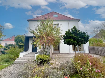  - Haus mieten in Aalen - Stilvolle Stadtvilla im Zentrum von Aalen – Altbaucharme modern interpretiert