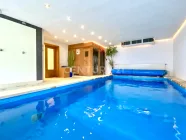 Indoor-Pool