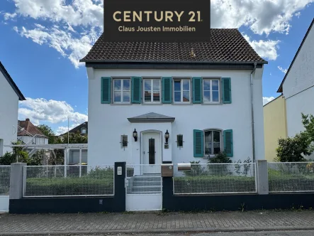 Ansicht Straße - Haus kaufen in Groß-Gerau - Charmante Stadtvilla mit historischem Flair und großem Garten