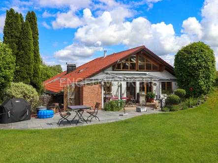  - Haus kaufen in Burggen - Energetisch modernisiertes Einfamilienhaus mit Einliegerwohnung in sonniger Ortsrandlage mit unverbaubarem Alpenblick