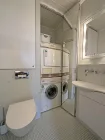 Gäste-WC mit Waschmaschinenanschluss