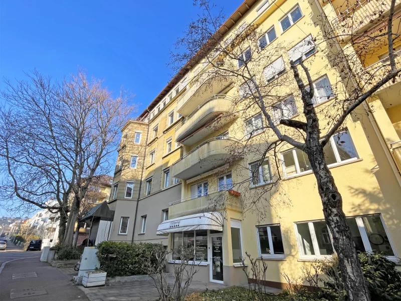  - Wohnung kaufen in Stuttgart - Gemütliche 3-Zimmer-Wohnung mit sonnigem Südwest-Balkon in zentraler Lage