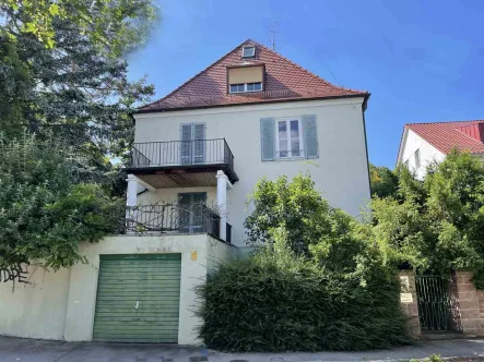  - Haus kaufen in Stuttgart - ***RESERVIERT***Familiengerechtes Zweifamilienhaus in bester Lage